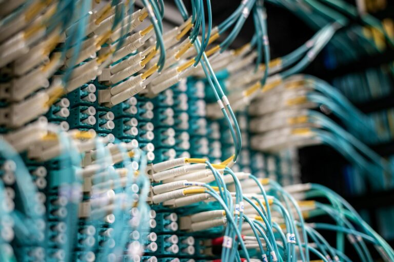 Comparatif fibre : choisir l&rsquo;offre qui correspond vraiment à ses usages