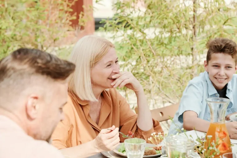 Gîte pour 20 personnes : ce qu&rsquo;il faut vérifier avant de réserver
