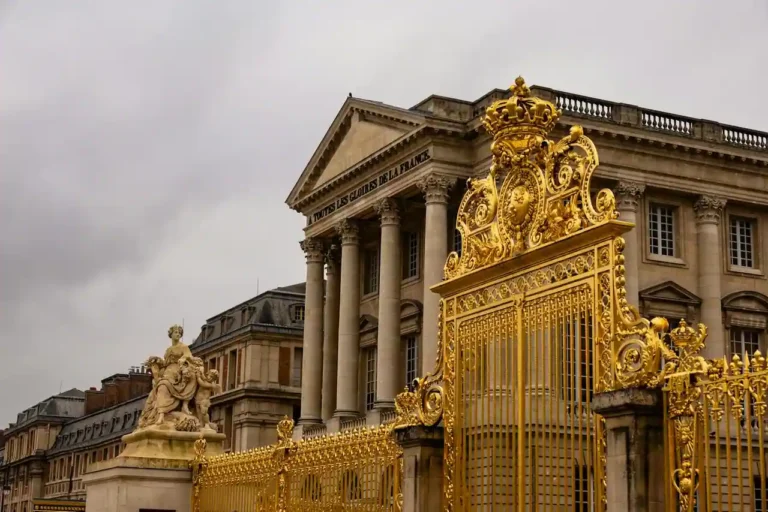 Quand visiter Versailles sans la foule : saisons, jours et créneaux