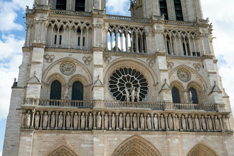 Hôtels Le Cardinal en France : 5 adresses dans des villes à patrimoine ecclésiastique
