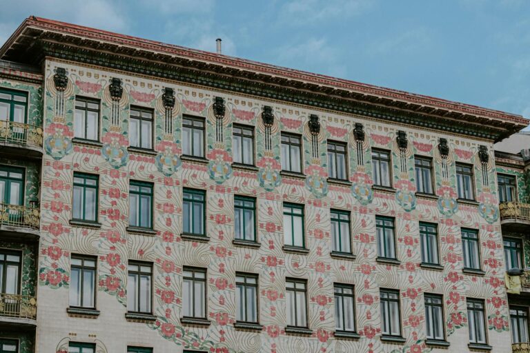 Nancy Art nouveau insolite : quartier Saurupt et façades cachées du centre