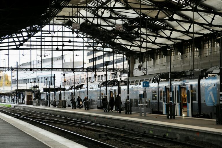 Nanterre, ville et RER : trois gares actuelles, une nouvelle en route