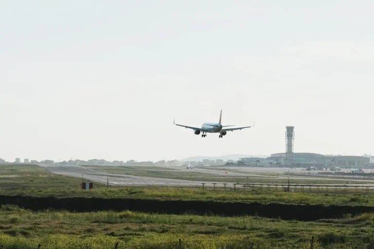 Avion Toulouse-Paris : durée, prix et alternatives