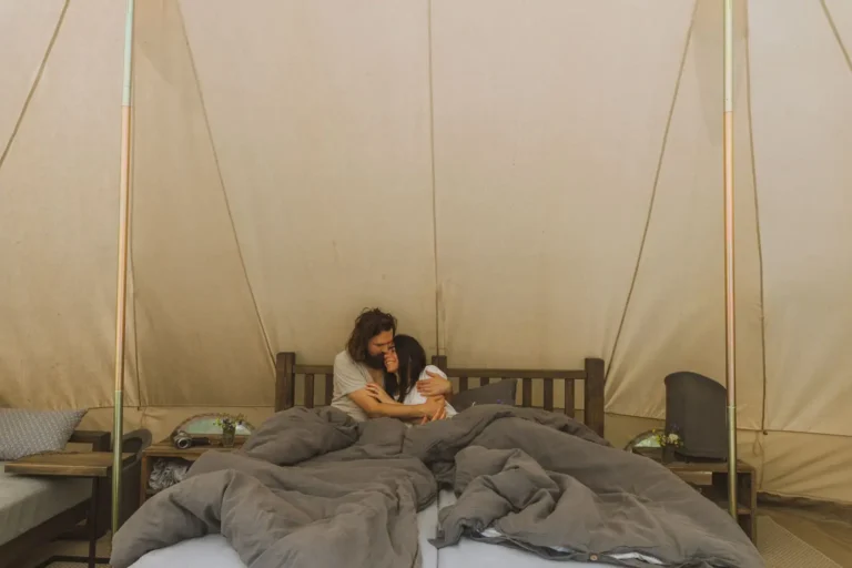Glamping : que veut dire ce mot, vraiment