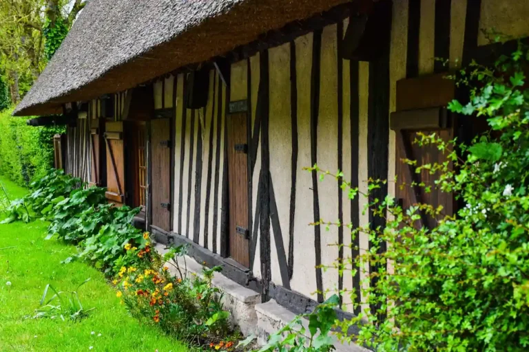 Hôtel de charme en Normandie : ce qu&rsquo;il faut vérifier avant de réserver