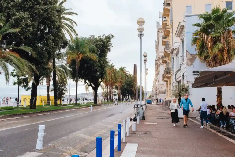 Hôtel pas cher à Nice : où et quand réserver pour payer moins cher