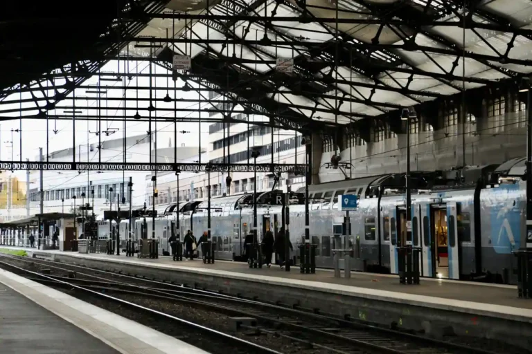 Train Rouen-Paris : gares, durée, prix et bons réflexes